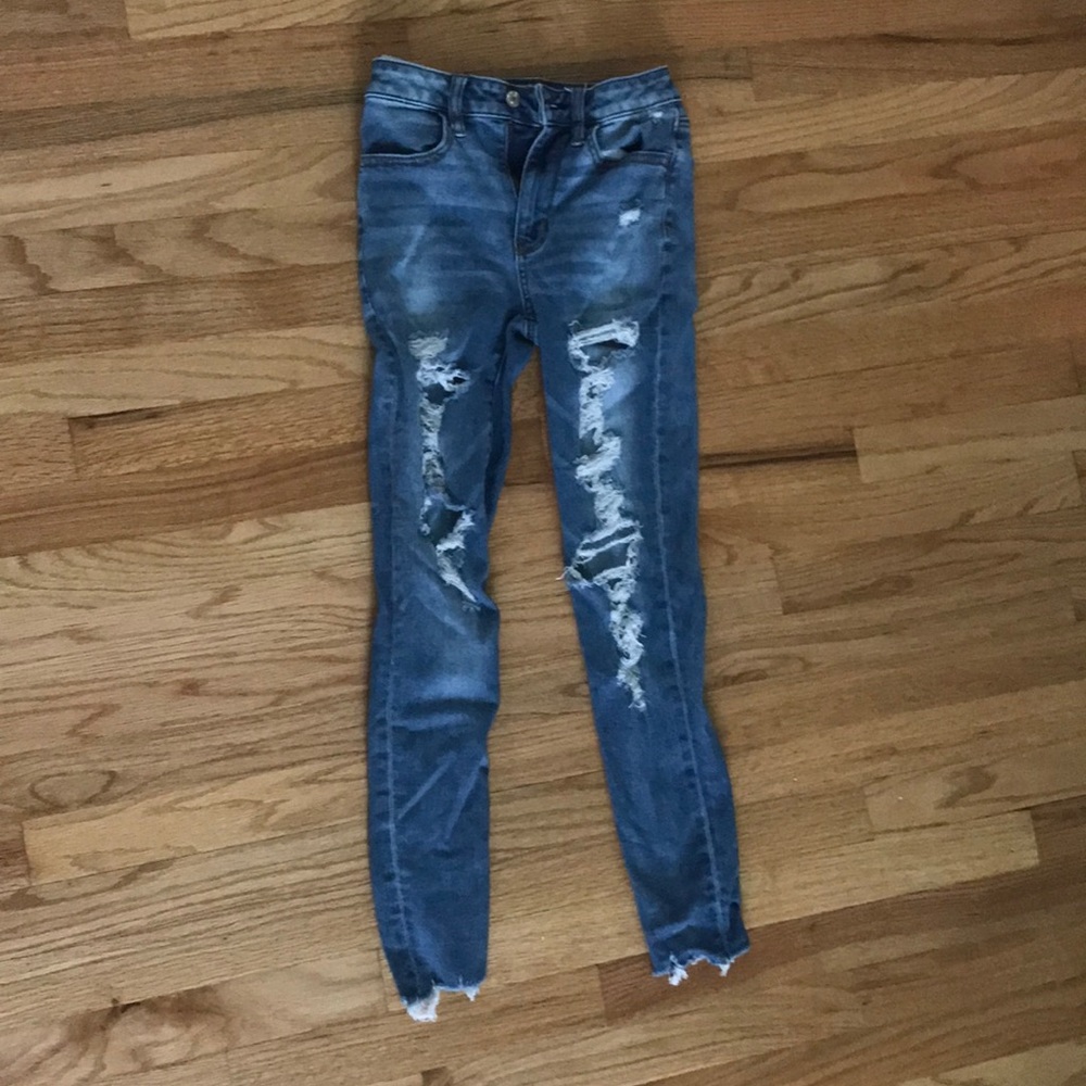 my favorite ripped american eagle skinny jeans!